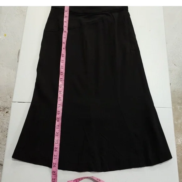 DOLCE & GABBANA KNEE LENGTH SKIRT (A422)